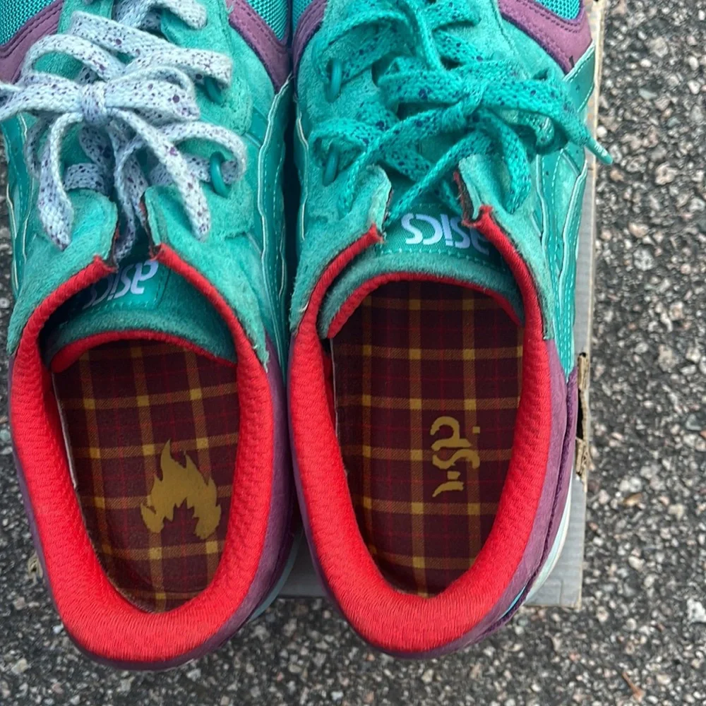 ASICS - Picture 6 of 9